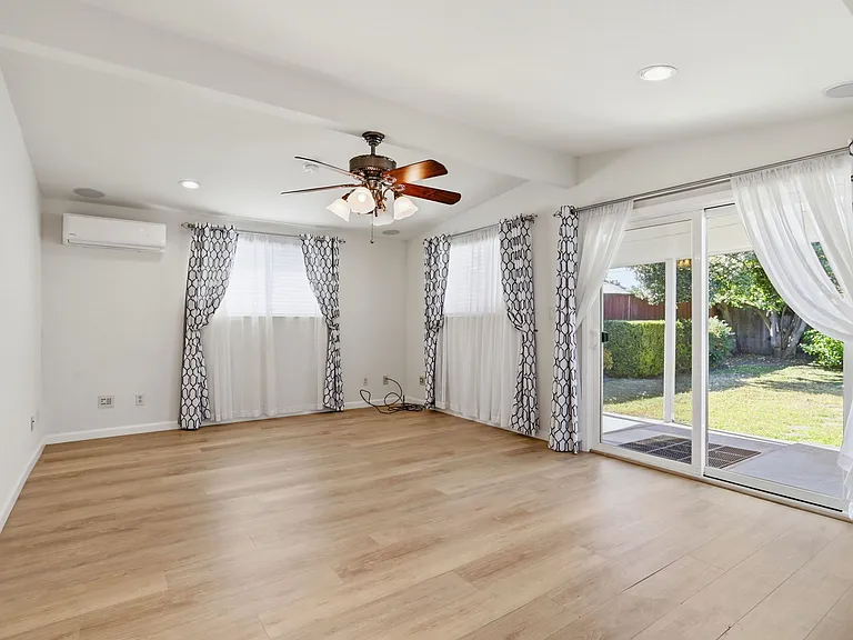 1265 Prescott Ave — Photo 15