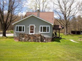 241 Freeman Falls Rd, Acme, PA 15610