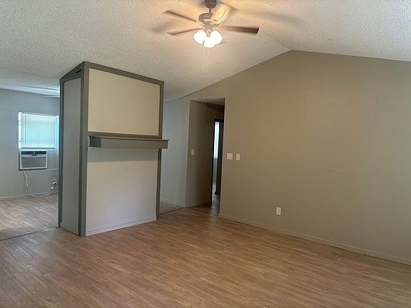 4th image of 101 Seminole St