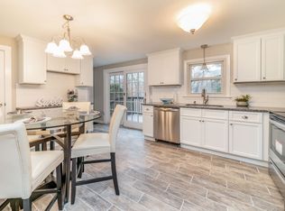 33 Hanson Dr, Springfield, MA 01128