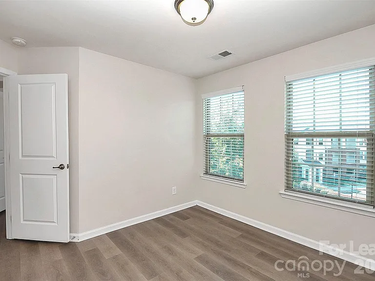 2128 Arbor Loop Dr — Photo 17