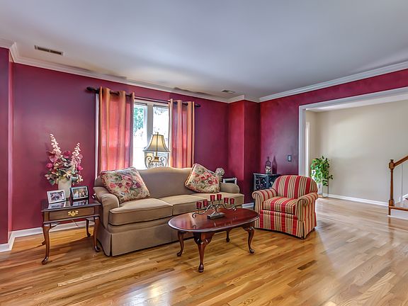 5th image of 432 Belle Pointe Dr