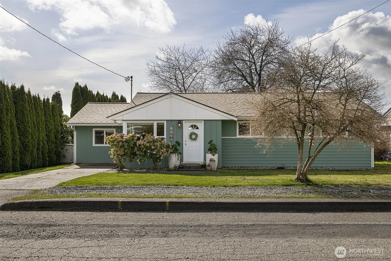 2261 Ferndale Terrace photo 1