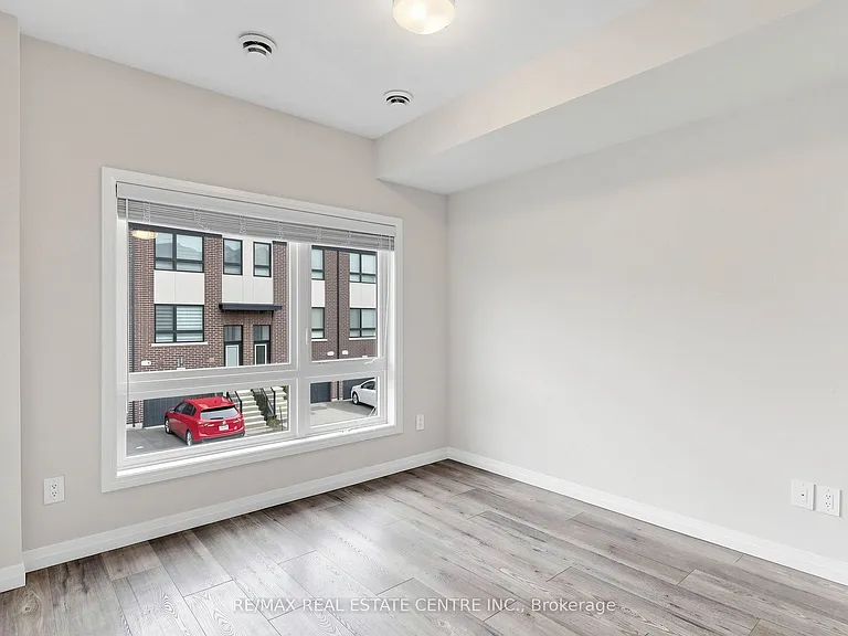 720 Grey St S #55 — Photo 8