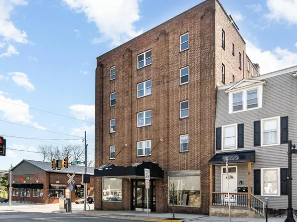 20 S Main St, Lewistown, PA