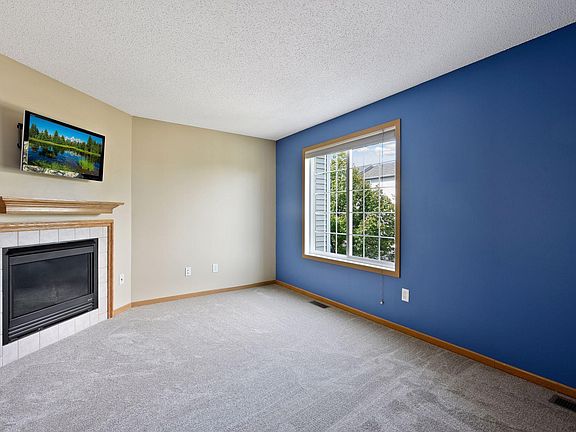 3rd image of 2941 Village Cir