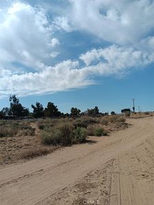 6727 Coyote Rd, Phelan, CA, 92371