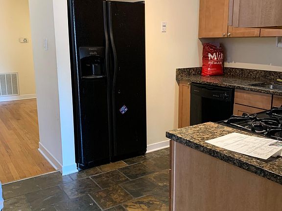4th image of 7434 N Oakley Ave APT 2A