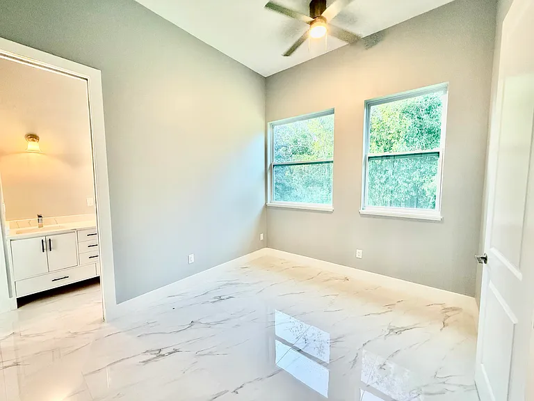 675 NE Moss Rose Pl — Photo 10