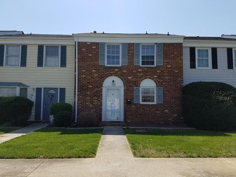 1st image of 128 Southampton Dr