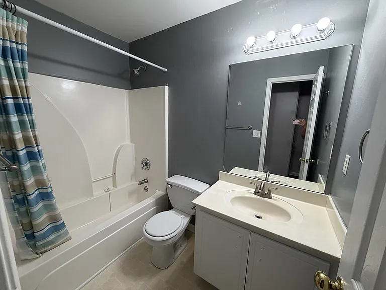 1050 Chapel Hill Dr — Photo 14