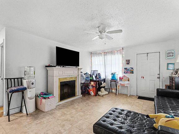 4th image of 4301 Lakewood Road
