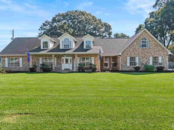 10398 McArthur Ln, Pensacola, FL 32534