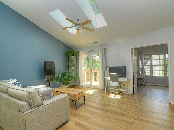 5th image of 2435 Sheehan Dr Unit 201