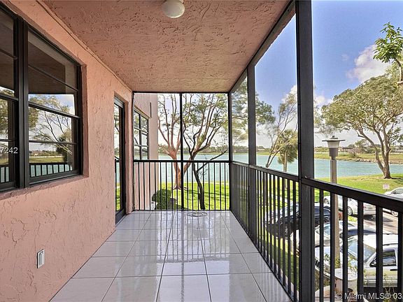 4th image of 20850 San Simeon Way APT 207-5