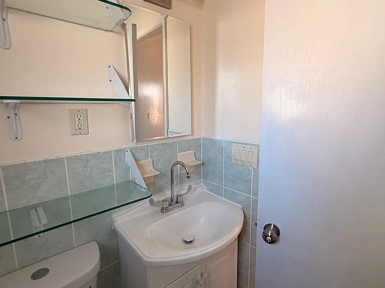 310 S 7th Ave — Photo 32