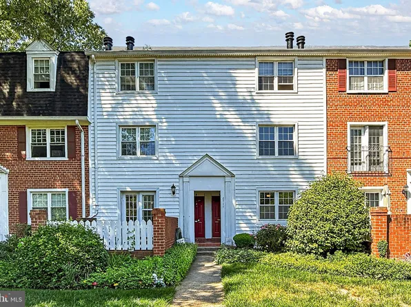 2711 S Walter Reed Dr Unit A, Arlington, VA 22206