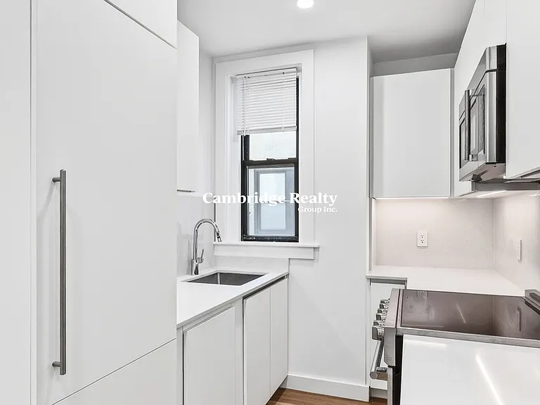 12 Elko St #3T — Photo 2