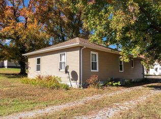 320 E Franklin Ave, Orient, IL 62874