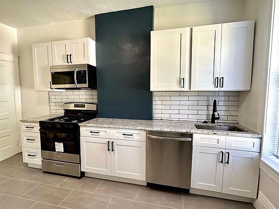 remodeled kitchen w/ new appliances