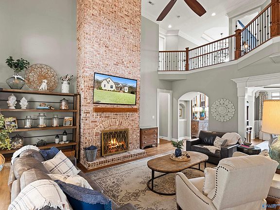 4th image of 5 Brennan Hill Ln