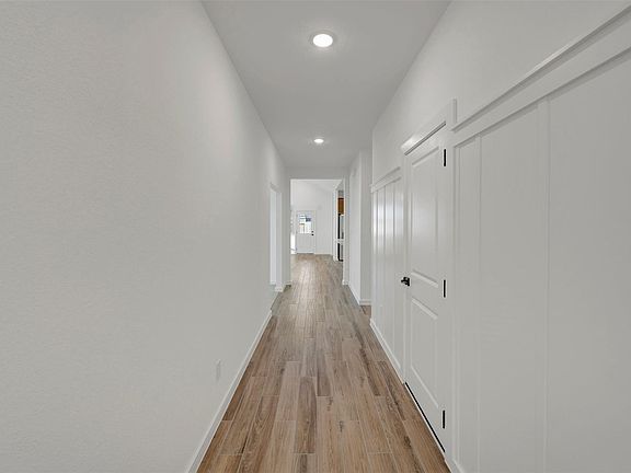 3rd image of 510 Barnier St