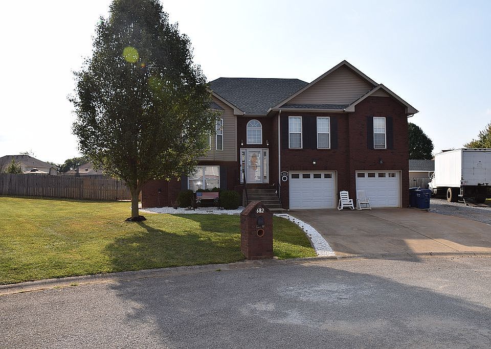 1st image of 682 Clover Hills Ct