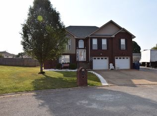682 Clover Hills Ct, Clarksville, TN 37043