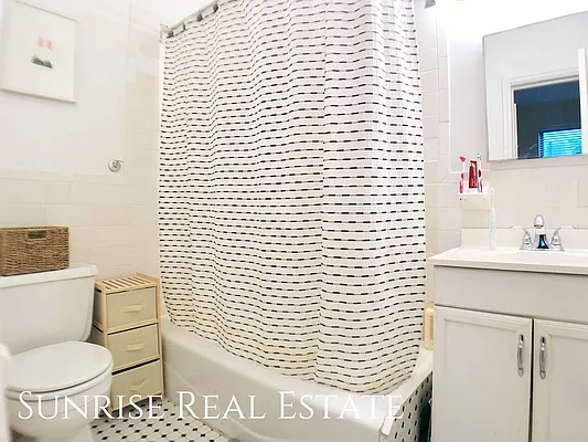 Rented by Sunrise Real Estate | media 26