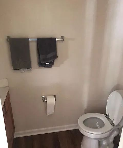 8 bed, 3.5 bath, 1976 sqft, $5,300 — Photo 2
