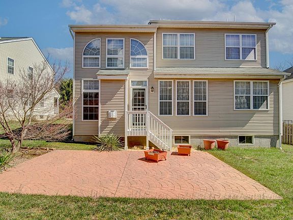 4th image of 28 Park Knoll Dr