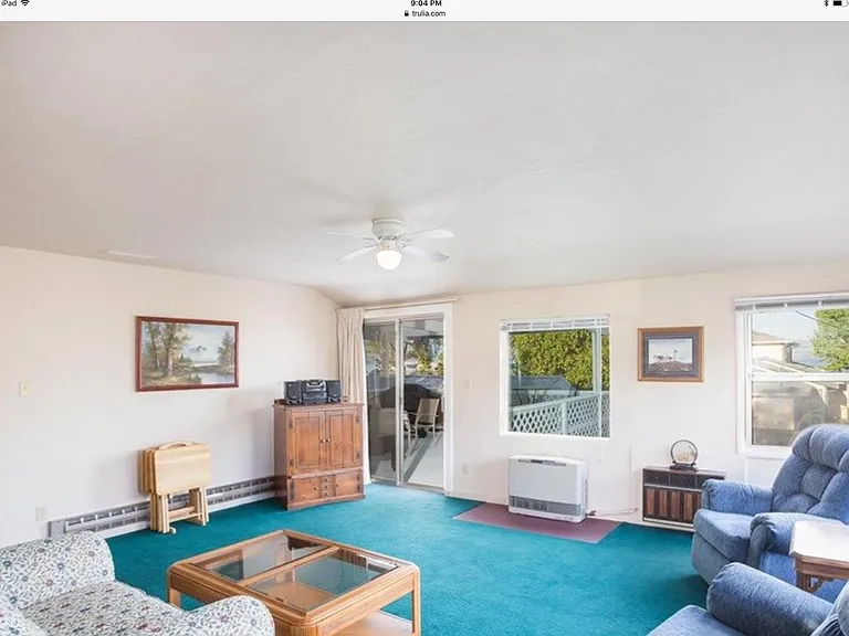 2210 Ashe St — Photo 4