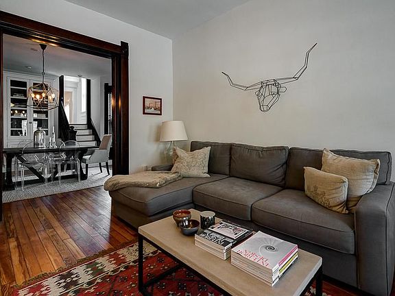 4th image of 147 E 1st Ave