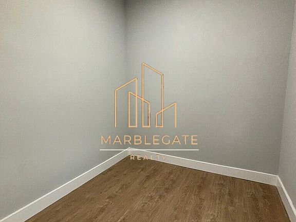 4th image of 9 William St #3C