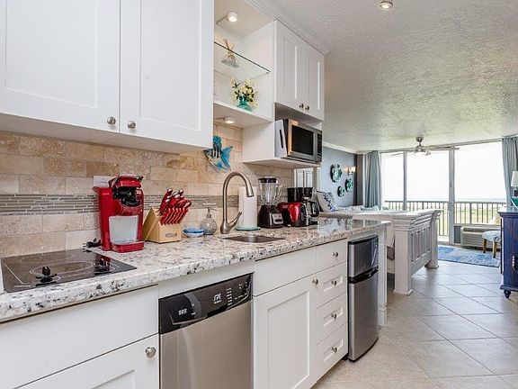 4th image of 415 E Beach Dr APT 110