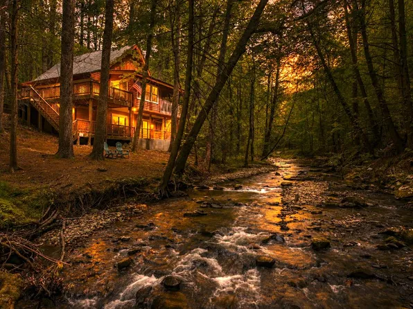 53 Laurel Ridge Dr, Ellijay, GA 30536