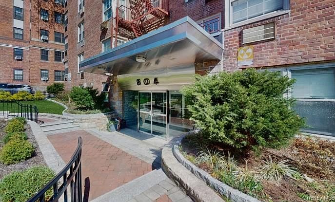 1st image of 804 Bronx River Rd Road #4G
