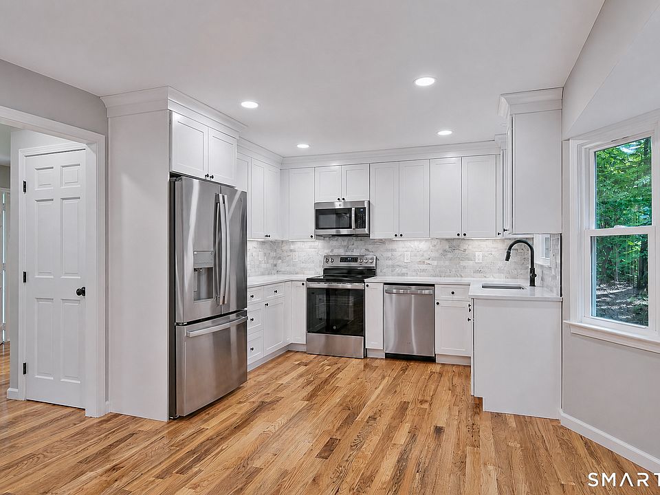 10 Leopard Drive, Sandy Hook, CT 06482 | MLS #24193035 | Zillow