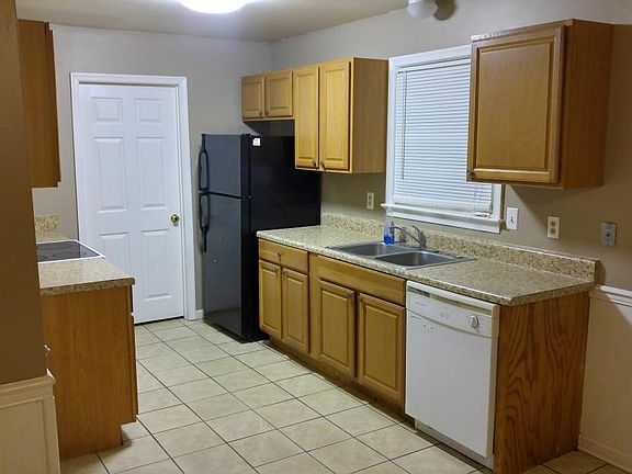 2nd image of 2 Evelyn Dr