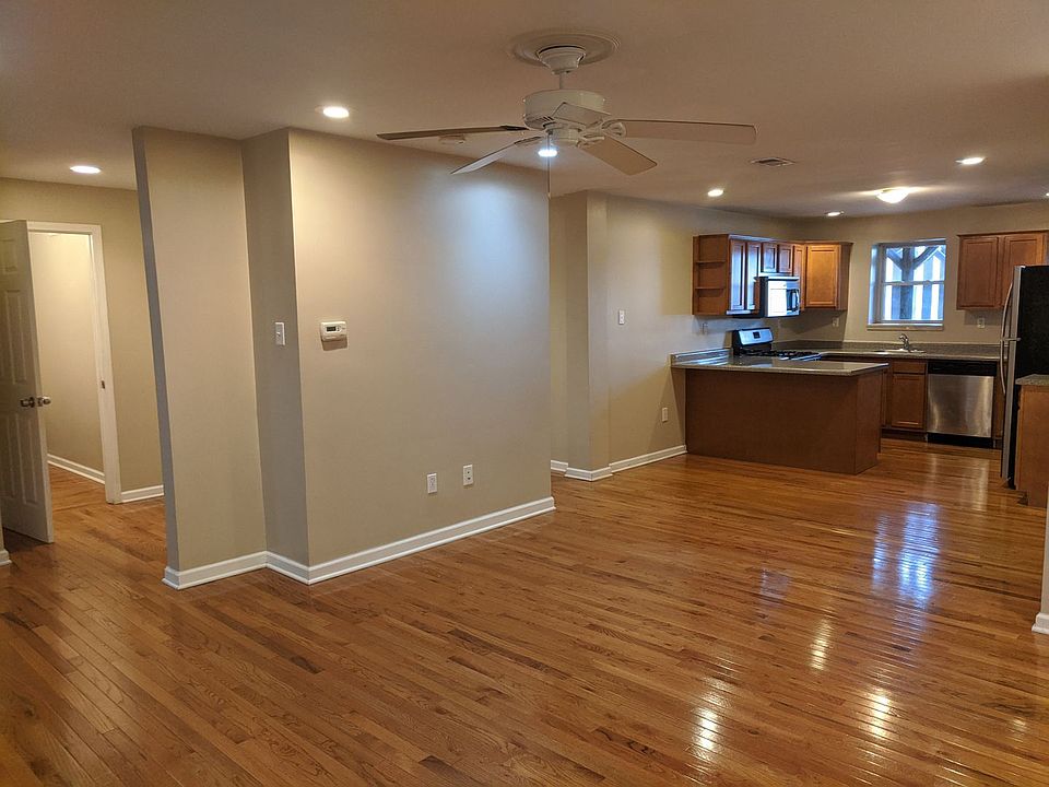 1st image of 256 37th St #2