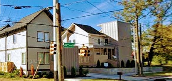 2nd image of 905 28th Ave N