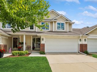8620 Bromley Pl, Johnston, IA 50131