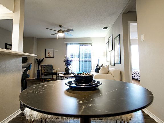 4th image of 1070 Mearns Meadow Blvd #5481456