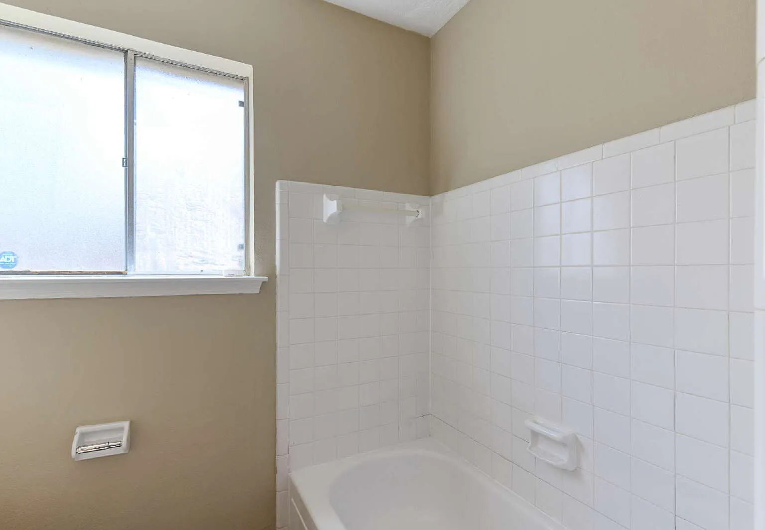 3 bed, 2.0 bath, 1603 sqft, $1,725 — Photo 4