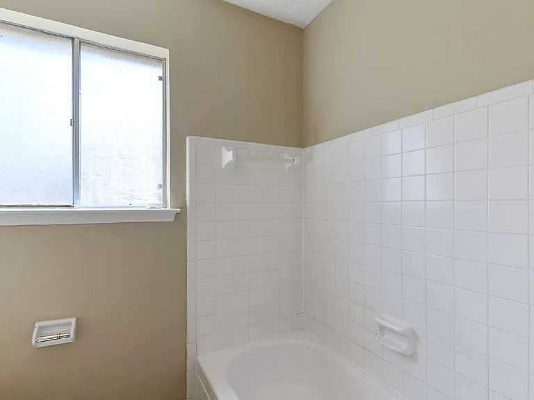 10427 Huntington Place Dr — Photo 4