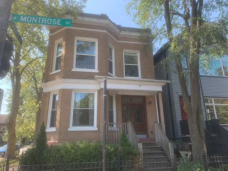 2301 W Montrose Ave #B — Photo 1