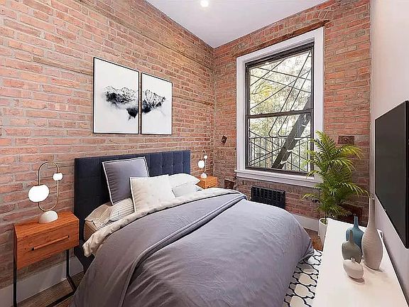 3rd image of 226 E 10th St #3C