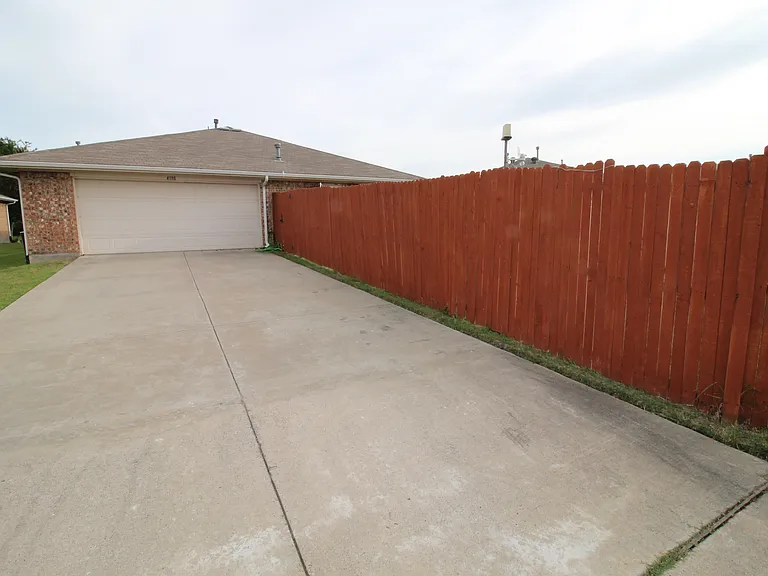 4188 Cherry Ridge Dr — Photo 19