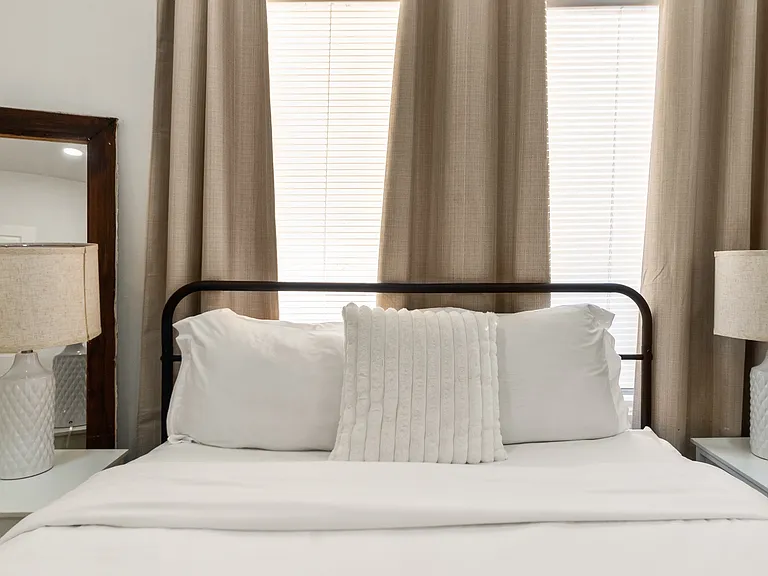 102 S Lockwood Dr #4 — Photo 16
