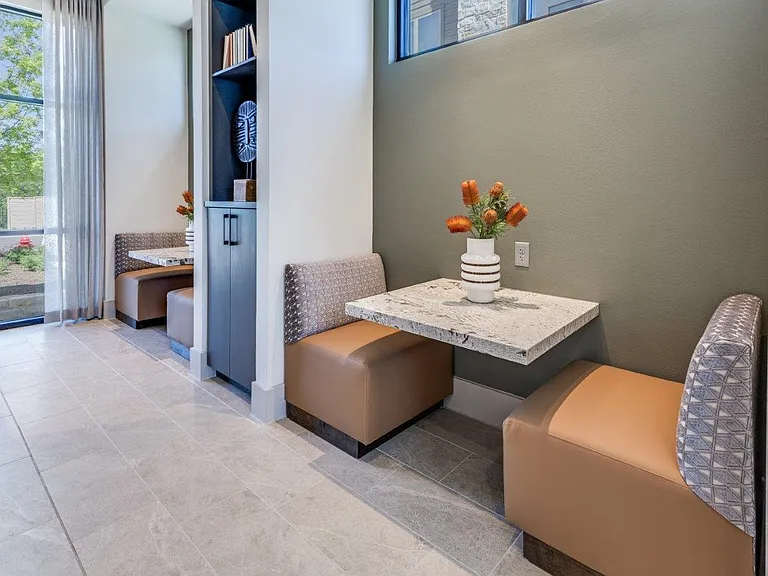 Aura High Pointe — Photo 31
